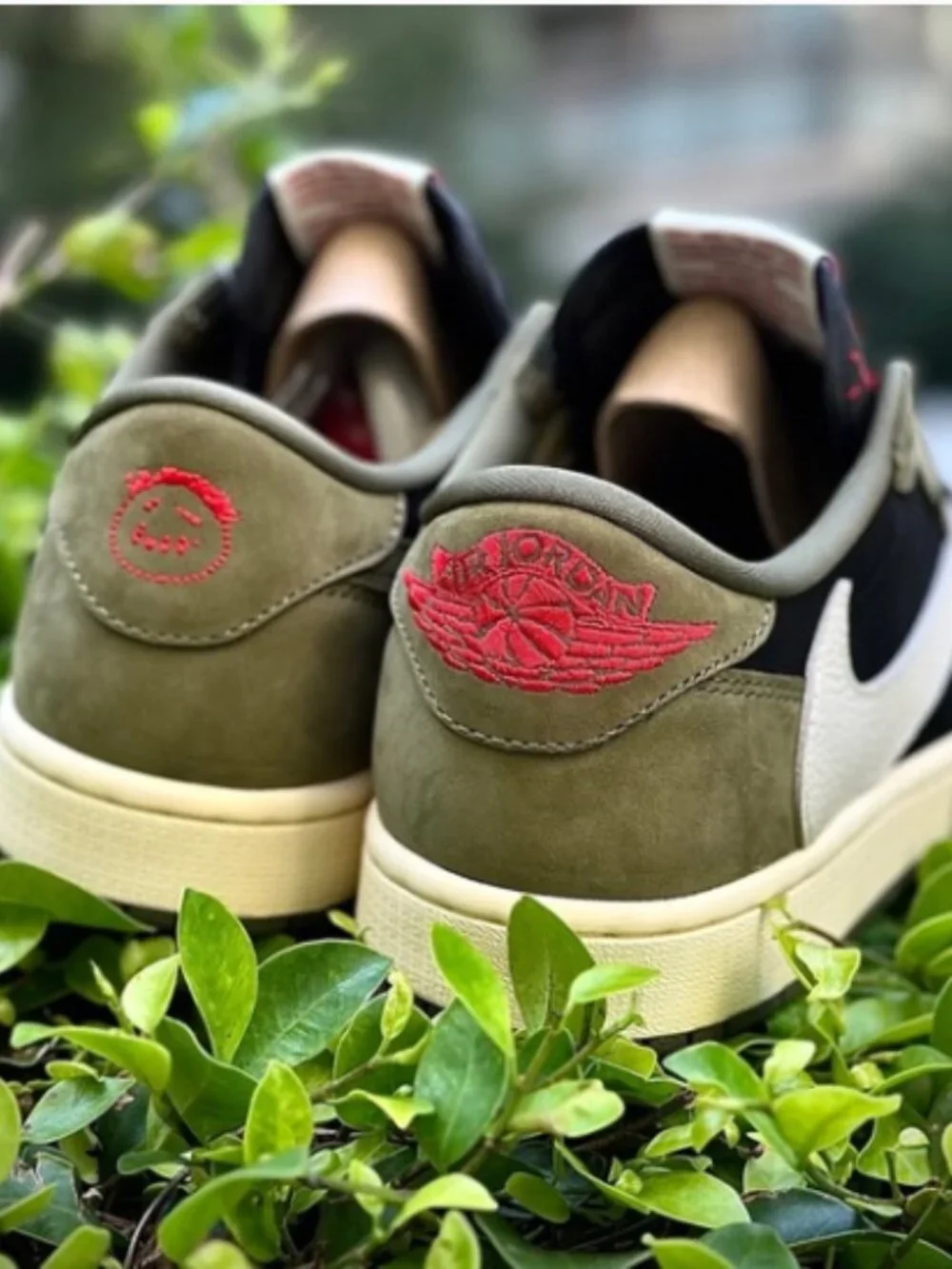 Travis Scott Air Jordan 1 Retro Low OG Dark Mocha